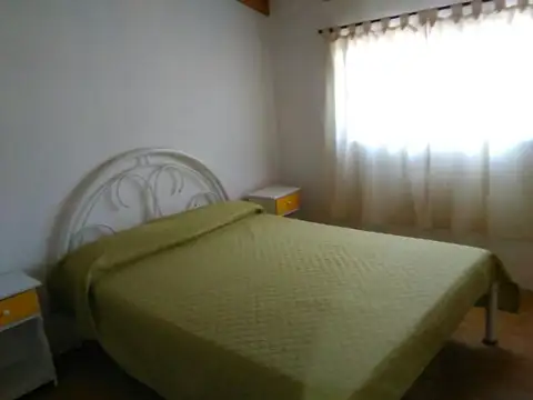 Casa en Alquiler Temporal con 1 cochera