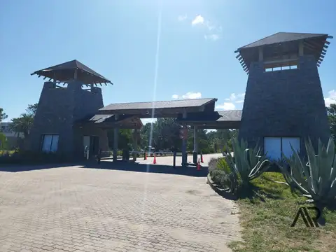 Terreno en venta de 2285m2 ubicado en  Barrio privado José Ignacio