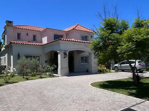 Casa en Alquiler de 3 dormitorios