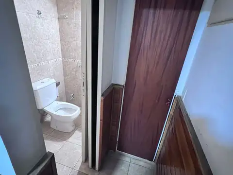 Casa 6 ambientes con 5 baños