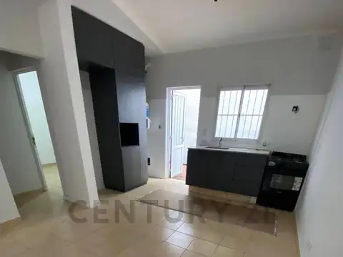Casa 8 ambientes con 6 baños
