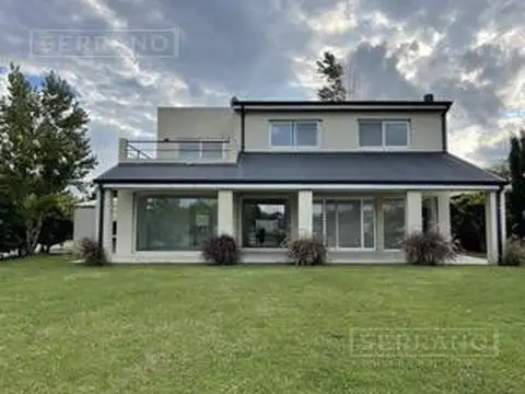 Casa al Lago en Venta con Renta de 3 Dorm y Pileta en San Marco, Villanueva, Tigre