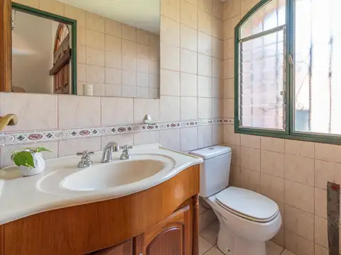 Casa en  venta de 5 Ambientes en Villa Adelina