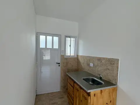 Casa 3 ambientes con 1 baño