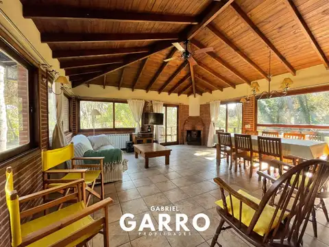 Casa en Alquiler Temporal con 2 cocheras
