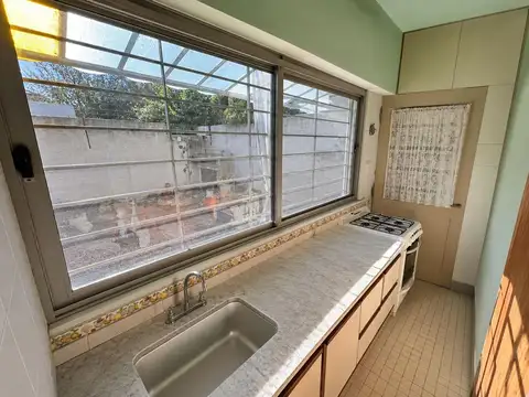 Casa en Alquiler con 1 cochera
