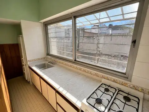 Casa 2 ambientes con 1 baño