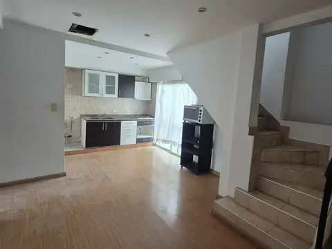 Depto Tipo Casa en Venta de 1 dormitorio