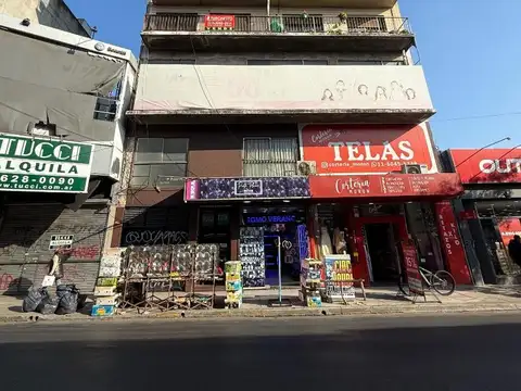 OFICINA A LA CALLE EN PRIMER PISO