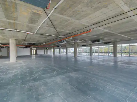 Alquiler oficina en San Isidro Plaza, Martínez