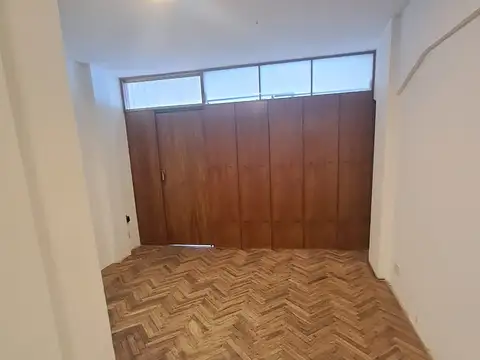 Viamonte 1300, Piso 8