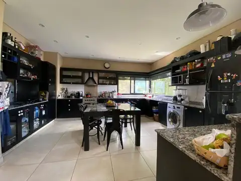 Venta casa 5 ambientes Barrio Santa Juana. Canning