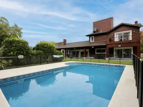 Venta casa en barrio privado Septiembre en terreno de 1.200 m2