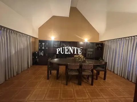 Casa 4 ambientes con 2 baños