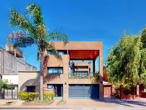 Casa 5 dormitorios  en venta la Plata