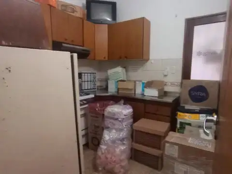 LOCAL / DEPÓSITO EN PLANTA BAJA DE 3 AMBIENTES EN PICHINCHA