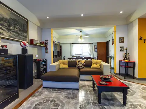 Casa 5 ambientes con 3 baños