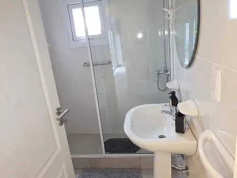 Casa 2 ambientes con 1 baño