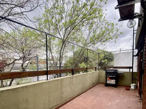 PH de 3 ambientes con dependencia | 3 plantas | Balcón y muy luminoso