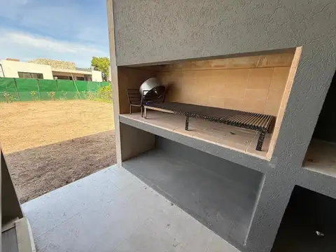 Casa 7 ambientes con 4 baños