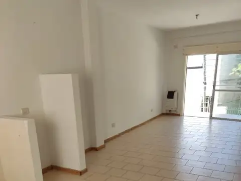 Departamento en Alquiler en Floresta, $ 590.000