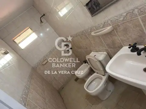 Casa 5 ambientes con 1 baño