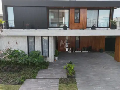 El Yacht