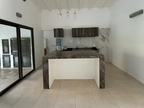 Casa 6 ambientes con 4 baños