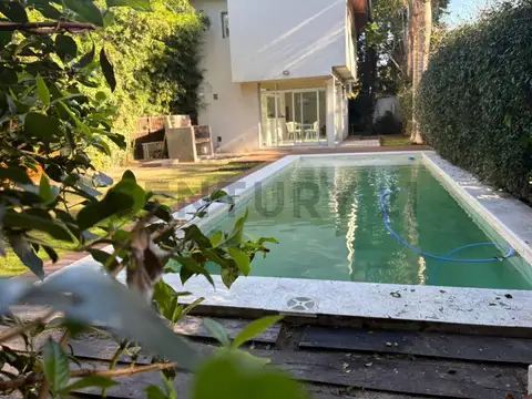 CASA EN ALQUILER EN GONNET EN BARRIO CERRADO