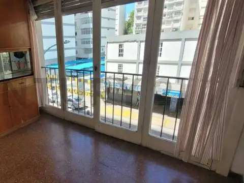 DEPARTAMENTO 1 AMBIENTE DIVIDIDO AL FRENTE BALCÓN FRANCÉS, PLAZA COLÓN, MARD EL PLATA