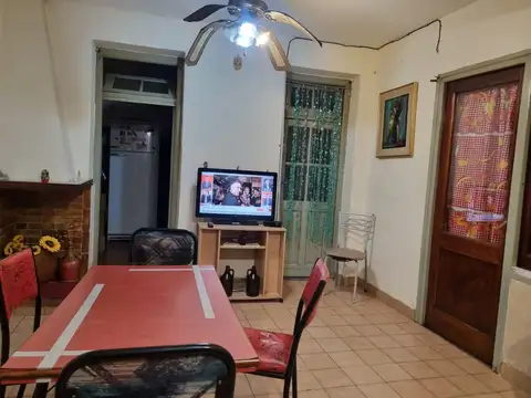 Casa 5 ambientes con 2 baños