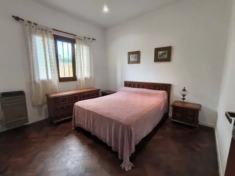 Venta Casa 3 ambientes c/pileta barrio Parque