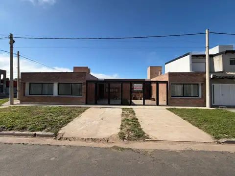 TRES CASAS EN VENTA VILLA CONSTITUCION