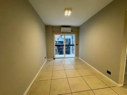 Departamento en Alquiler en Belgrano C, $ 800.000