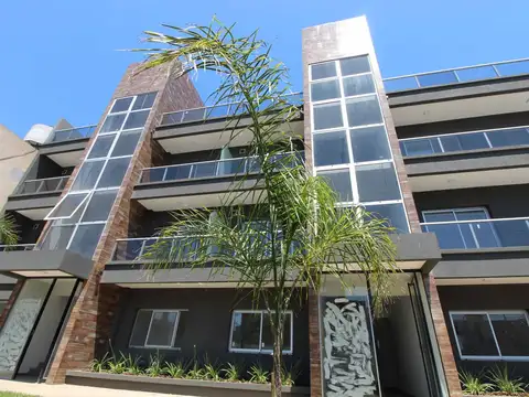 DEPARTAMENTOS 3 AMBIENTES CON COCHERA Y PATIO ESCUCHA OFERTA