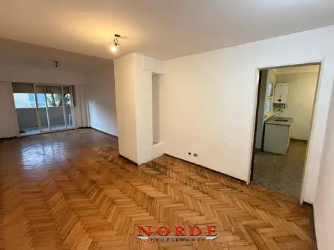 VENTA • LINIERS • DEPARTAMENTO • TRES AMBIENTES  • PATIO •  APTO CREDITO