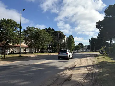 Avenida Enrique Shaw 1000, Piso 2