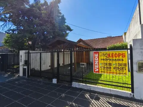 Casa 4 ambientes Lote propio Quincho Cochera doble Parque