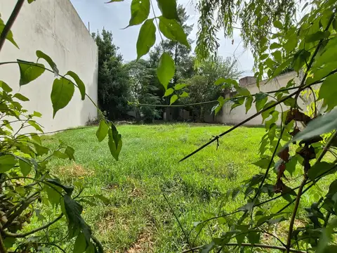 TERRENO CON FRENTE A LA LAGUNA