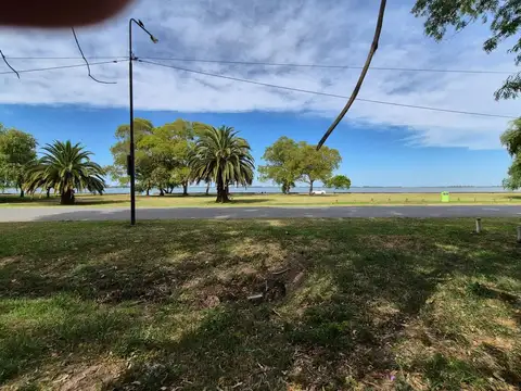 TERRENO CON FRENTE A LA LAGUNA