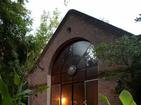 Encantadora Casa con entorno de Bosque a orillas del Arroyo - Ing. Maschwitz - Escobar