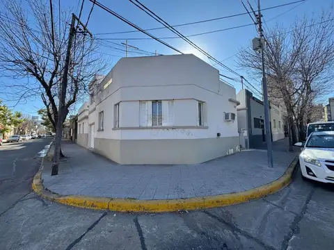 CASA EN VENTA EN PERGAMINO EN ZONA CÉNTRICA