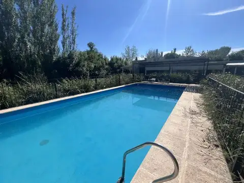 Casa en Alquiler en Roldan, USD 1.750