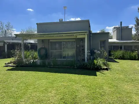 Casa 7 ambientes con 5 baños