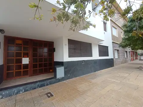 Calle 19 200, Piso 1