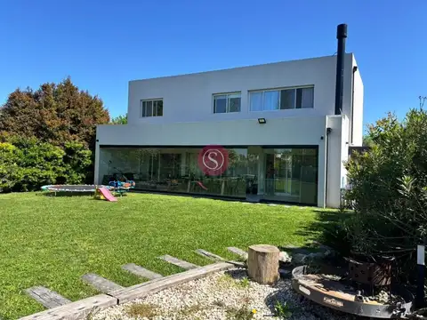 Casa en Venta en Pilar del Este - Santa Guadalupe, USD 345.000