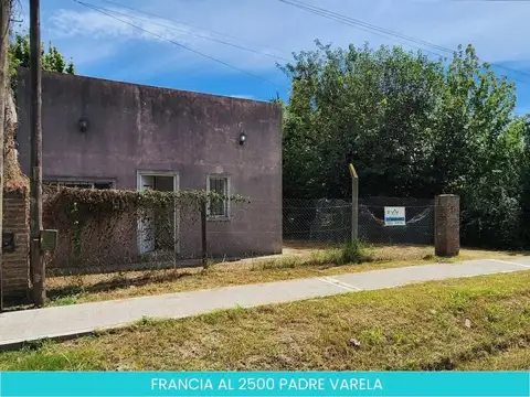 Casa En Calle Francia, Padre Varela, Lujan En Venta