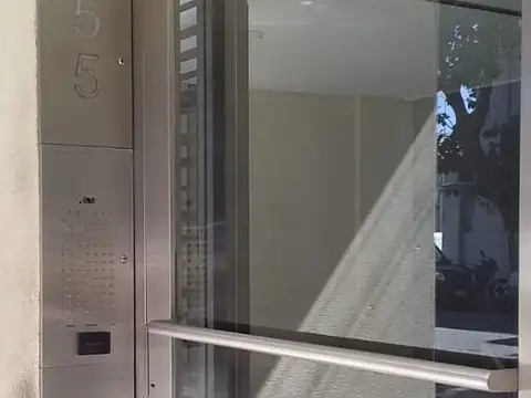 Ameghino 800, Piso Ame