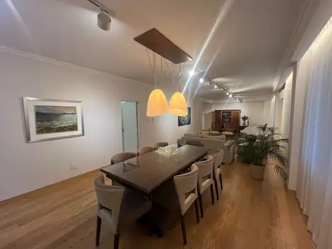 LUJOSO PISO EN VENTA BARRIO CENTRO CIUDAD DE CORDOBA - CON COCHERA- APTO CREDITO-.