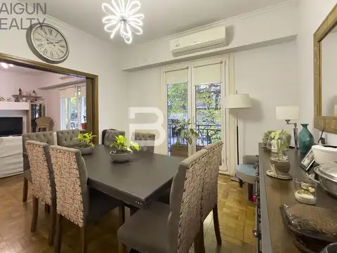Departamento de 4 ambientes con cochera móvil y baulera en venta en Palermo